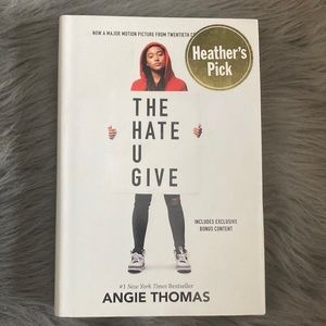 📚3/$25 Books The Hate U Give